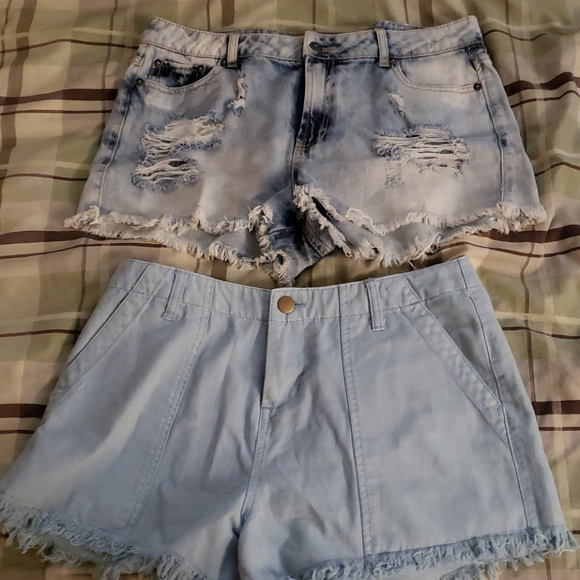 Womens shorts - Picture 1 of 1